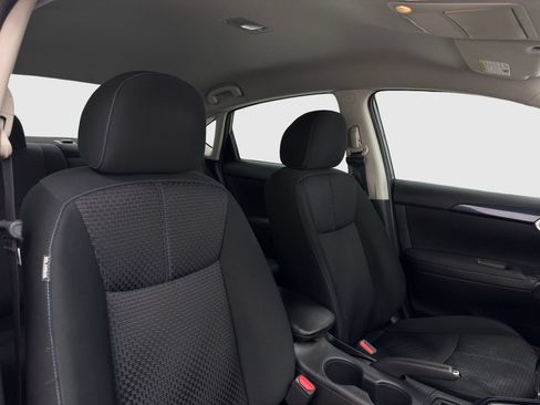Used 2019 Nissan Sentra SR FWD image 38