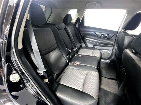 Used 2019 Nissan Rogue SV w/ Premium Package FWD image 26