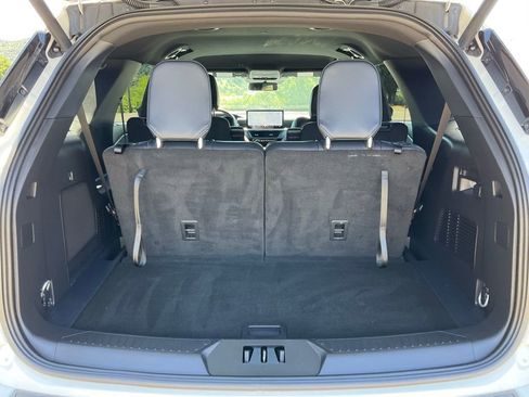 Used 2026 Ford Explorer ST-Line w/ ST-Line Street Pack image 15