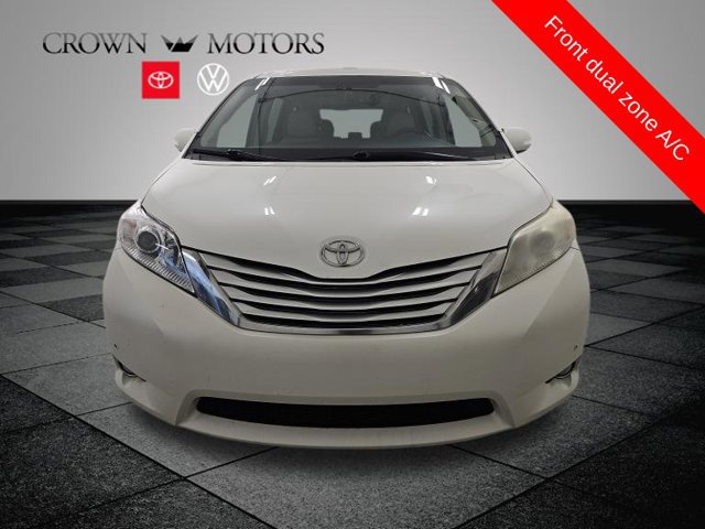 Used 2013 Toyota Sienna Limited w/ Premium Pkg AWD/4WD image 2