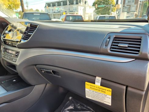 New 2026 Honda Ridgeline Sport image 13