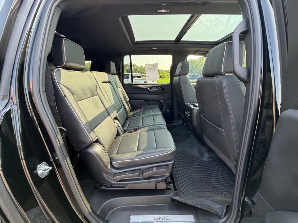 Used 2025 GMC Yukon XL Elevation AWD/4WD image 23