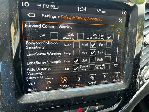 Used 2019 Jeep Cherokee Limited w/ Luxury Group AWD/4WD image 38