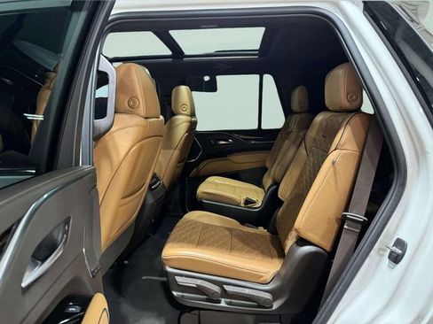 Used 2021 Cadillac Escalade Premium Luxury image 29