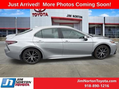 Used 2024 Toyota Camry SE FWD image 7