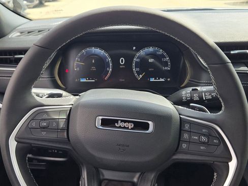 New 2025 Jeep Grand Cherokee L Altitude image 36