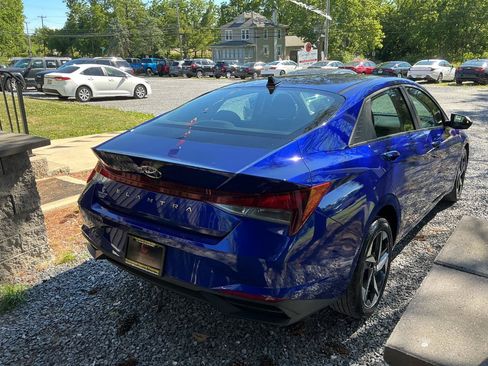 Used 2023 Hyundai Elantra SEL w/ Convenience Package FWD image 5