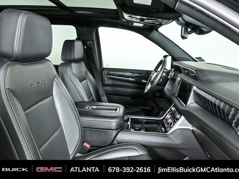 Used 2024 GMC Yukon XL Denali image 24