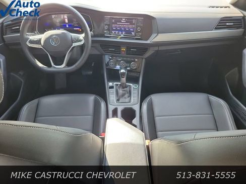 Used 2024 Volkswagen Jetta SE FWD image 10