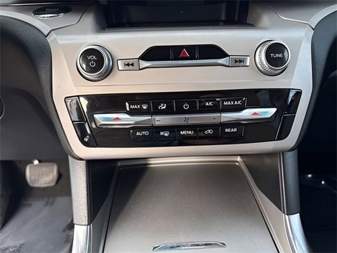 Used 2023 Ford Explorer XLT w/ Equipment Group 202A image 13