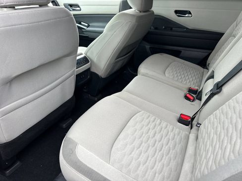 Used 2022 Nissan Pathfinder SV FWD image 11