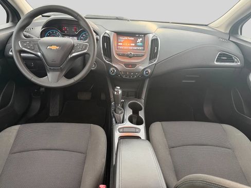 Used 2017 Chevrolet Cruze LT w/ Convenience Package FWD image 14
