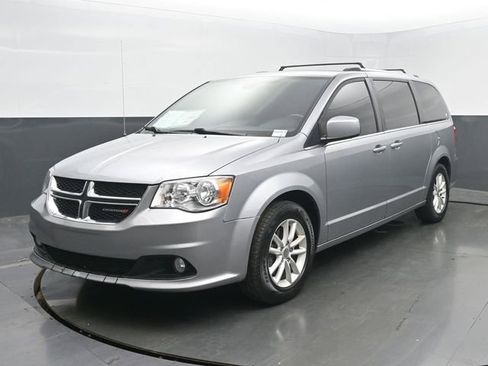 Used 2018 Dodge Grand Caravan SXT FWD image 1