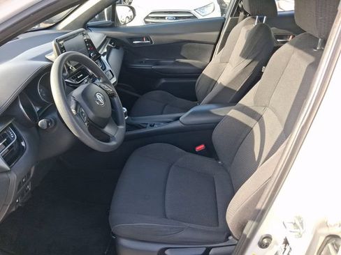 Used 2019 Toyota C-HR LE FWD image 12