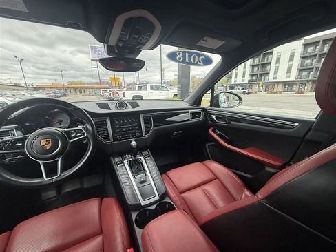 Used 2018 Porsche Macan S image 30