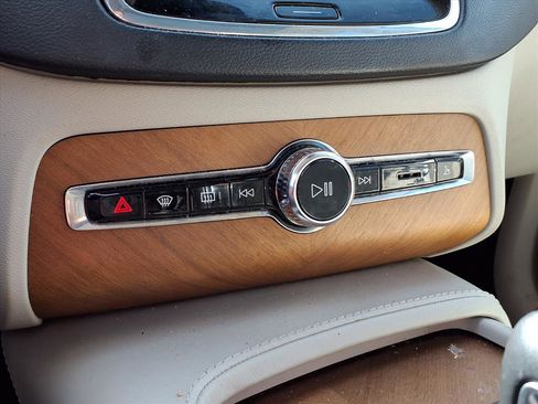 Used 2019 Volvo XC90 T6 Inscription w/ Luxury Package image 11