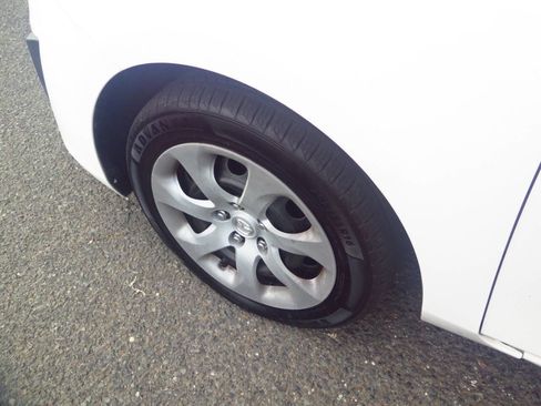 Used 2010 MAZDA MAZDA3 i Sport image 16