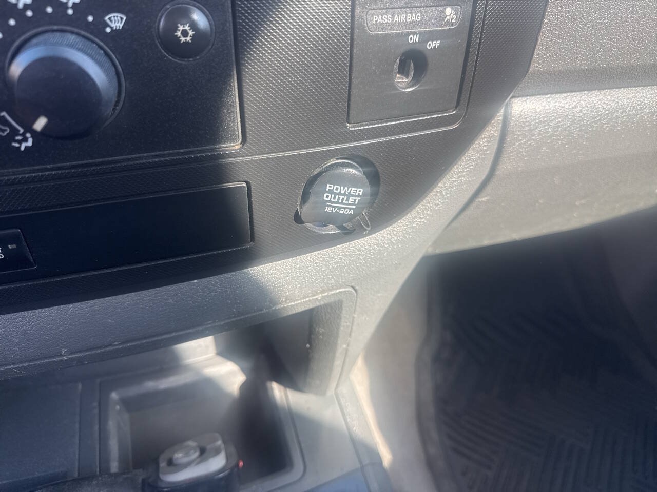 Used 2009 Dodge Ram 2500 Truck ST w/ Snow Chief Group AWD/4WD image 29