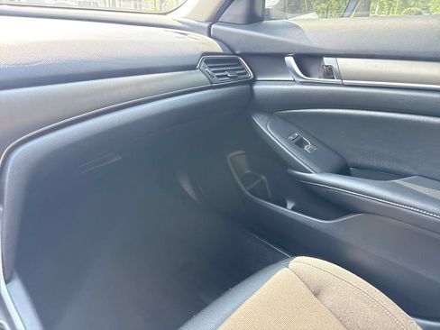 Certified 2022 Honda Accord LX image 18