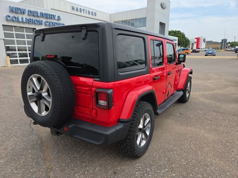 Used 2019 Jeep Wrangler Unlimited Sahara w/ Cold Weather Group AWD/4WD image 5