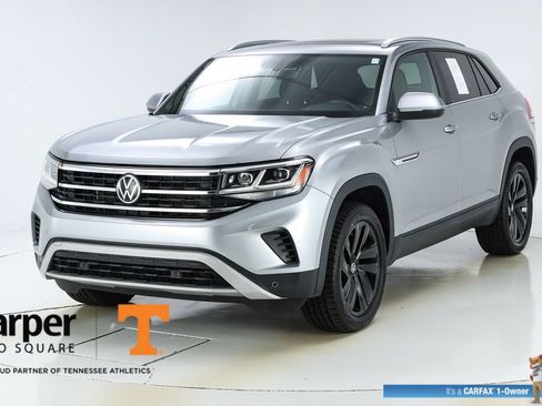 Used 2022 Volkswagen Atlas Cross Sport SE w/ Panoramic Sunroof Package FWD image 38