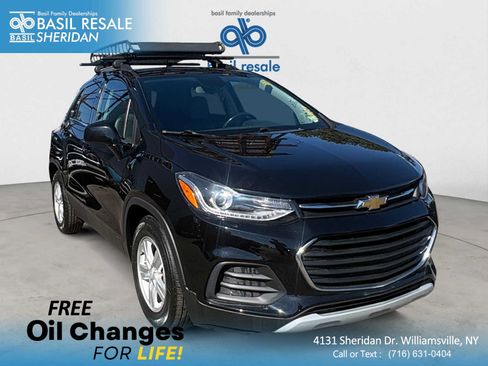 Used 2020 Chevrolet Trax LT w/ LT Convenience Package FWD image 1