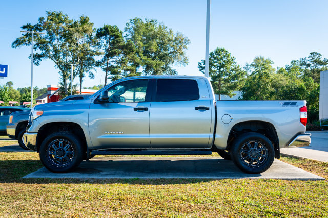 Used 2014 Toyota Tundra SR5 w/ SR5 Upgrade Package RWD image 2
