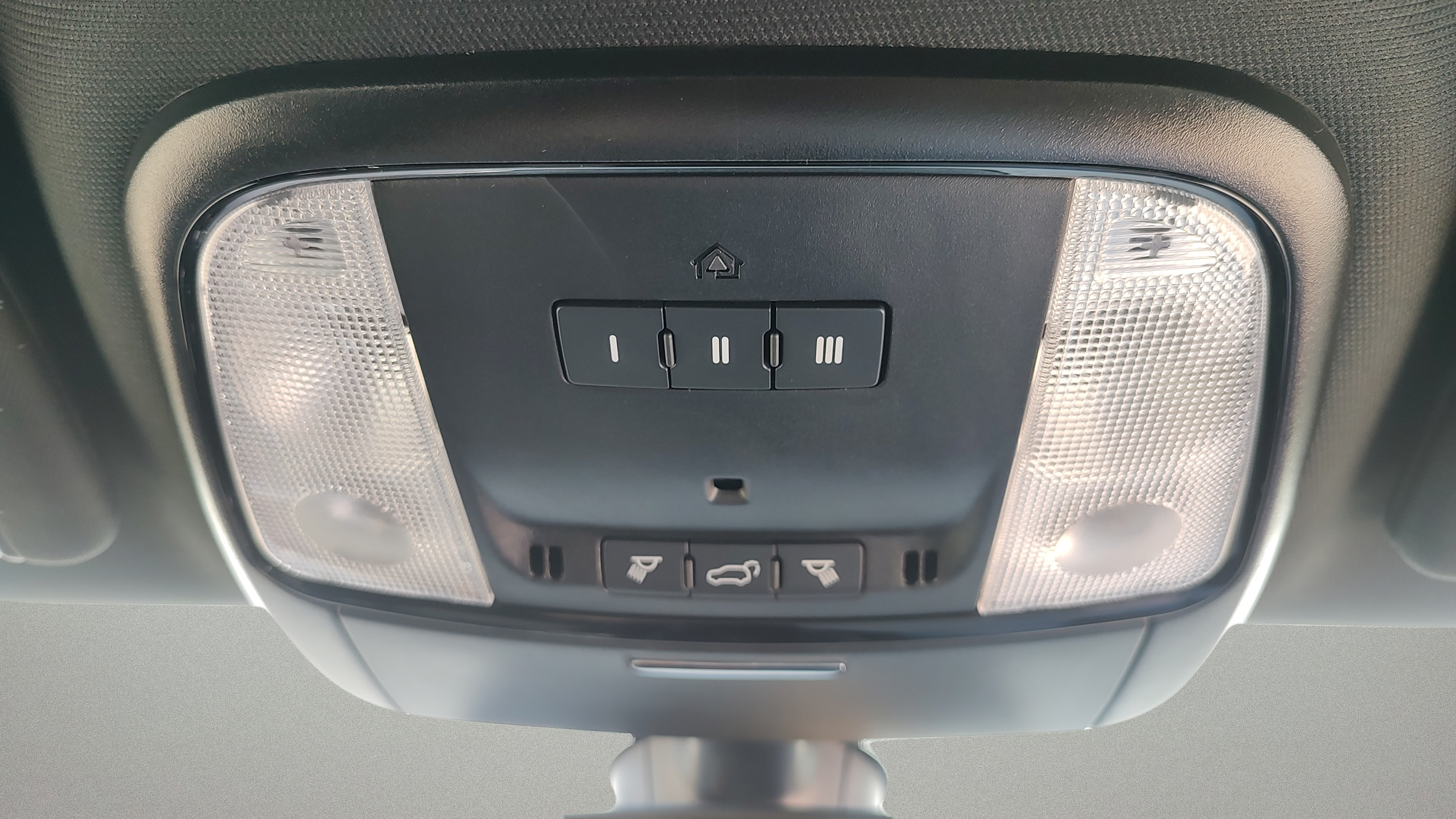 Used 2025 Dodge Durango GT w/ Blacktop Package AWD/4WD image 16