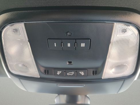 Used 2025 Dodge Durango GT w/ Blacktop Package AWD/4WD image 16