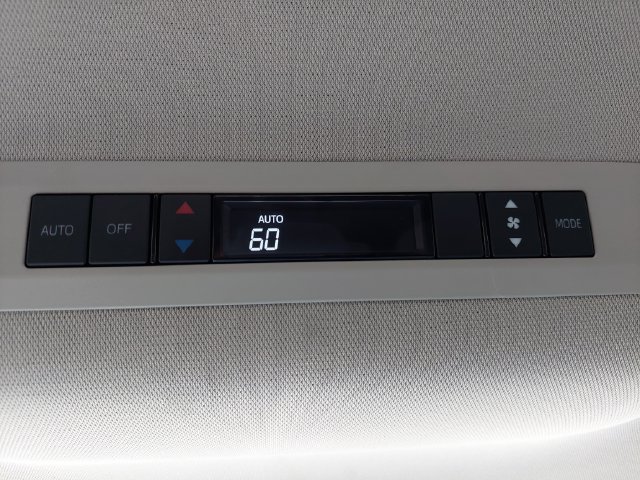 Used 2025 Toyota Sienna LE FWD image 22