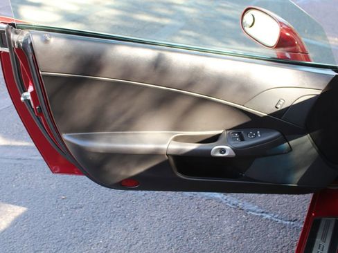 Used 2010 Chevrolet Corvette w/1LT w/ Roof Package image 9