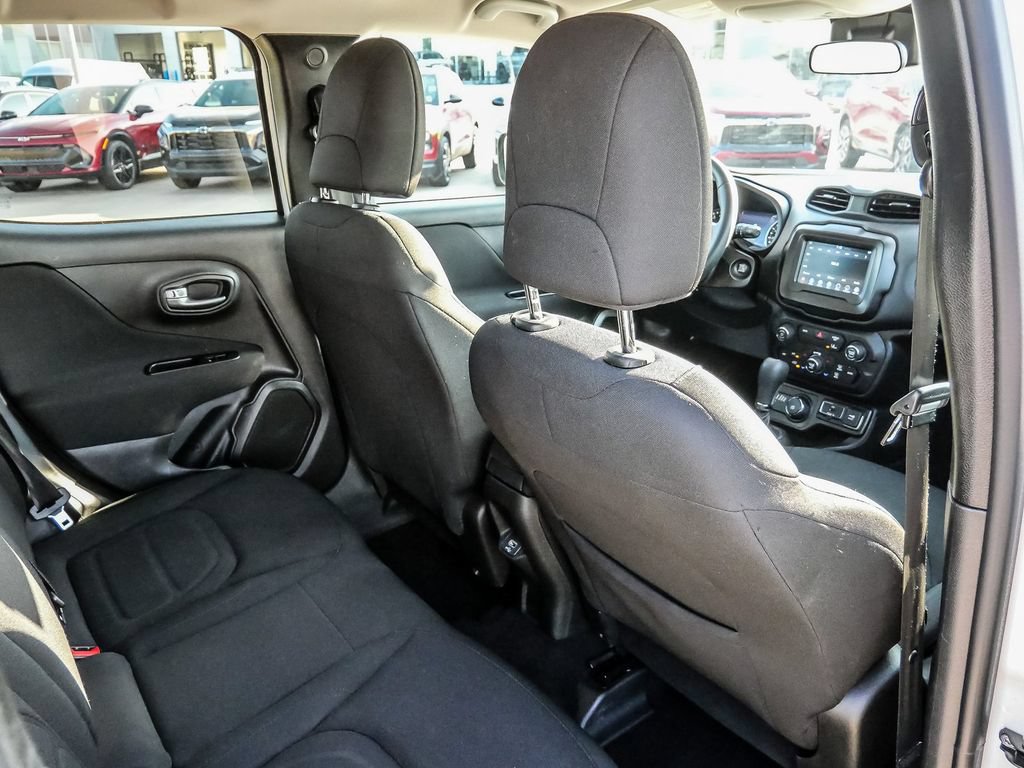 Used 2021 Jeep Renegade Latitude AWD/4WD image 20