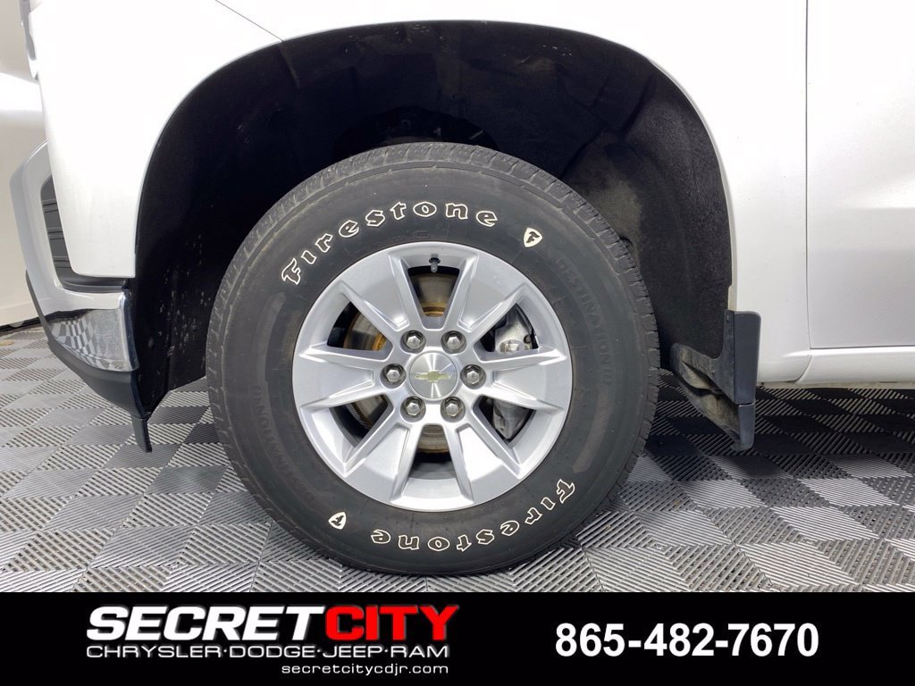 Used 2020 Chevrolet Silverado 1500 LT w/ Convenience Package AWD/4WD image 9