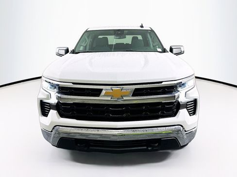 Used 2024 Chevrolet Silverado 1500 LT image 2
