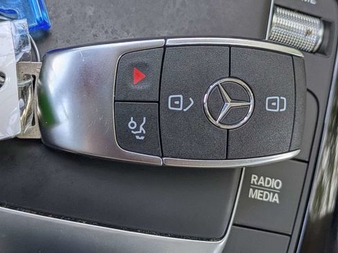 Used 2021 Mercedes-Benz GLA 250 4MATIC image 31