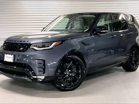 Certified 2025 Land Rover Discovery Dynamic SE AWD/4WD image 1