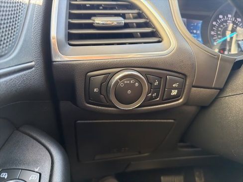 Used 2024 Ford Edge Titanium image 14