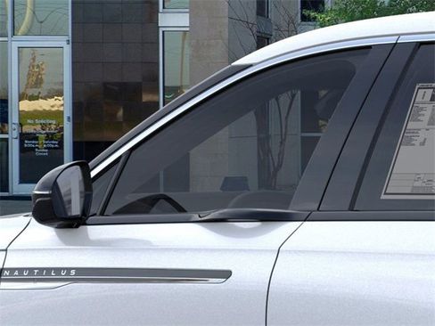 New 2026 Lincoln Nautilus Premier image 20