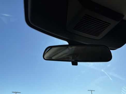 Used 2022 Nissan Pathfinder SV image 27