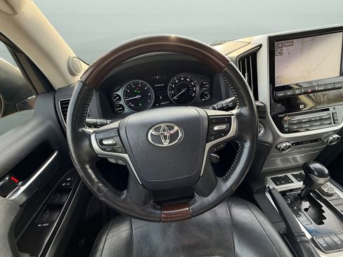 Used 2016 Toyota Land Cruiser w/ Four Season Floor Mat Package image 13