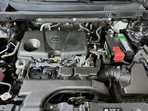 Used 2020 Toyota RAV4 XLE image 31