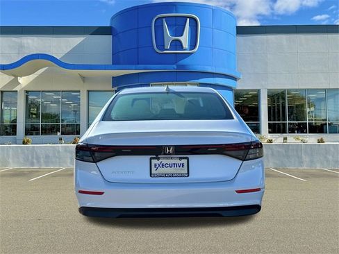 Used 2024 Honda Accord EX image 3