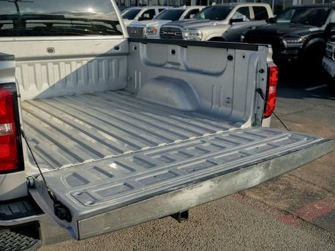 Used 2018 Chevrolet Silverado 1500 LT w/ All Star Edition AWD/4WD image 12