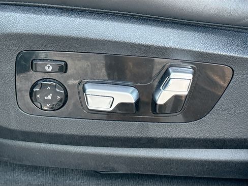 Used 2025 BMW X5 xDrive50e AWD/4WD image 25