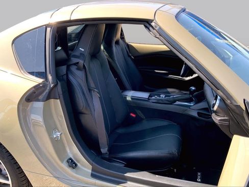 Used 2023 MAZDA MX-5 Miata Grand Touring RWD image 9
