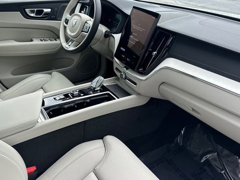 New 2026 Volvo XC60 B5 Ultra AWD/4WD image 18