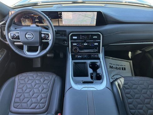 Used 2025 Nissan Armada Platinum Reserve image 8