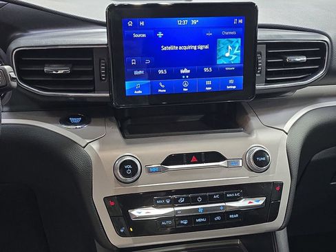 Used 2023 Ford Explorer XLT w/ Equipment Group 202A image 23