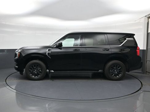 Used 2025 Nissan Armada SV AWD/4WD image 5