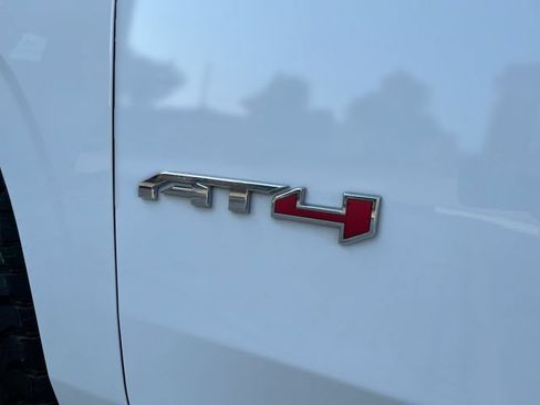Used 2023 GMC Yukon AT4 w/ Technology Package AWD/4WD image 39